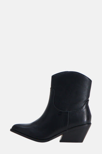 Bottes noires de GOLD AND GOLD, avec un nez pointu et une semelle biaisée, en vue latérale.