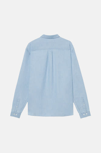 Jeanshemd van lichtblauw denim van POMPEII, gezien vanaf de achterkant, met lange mouwen en knoopsluiting.