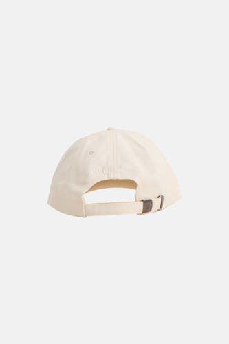 Ecru pet van Lyle & Scott, met verstelbare band aan de achterkant.