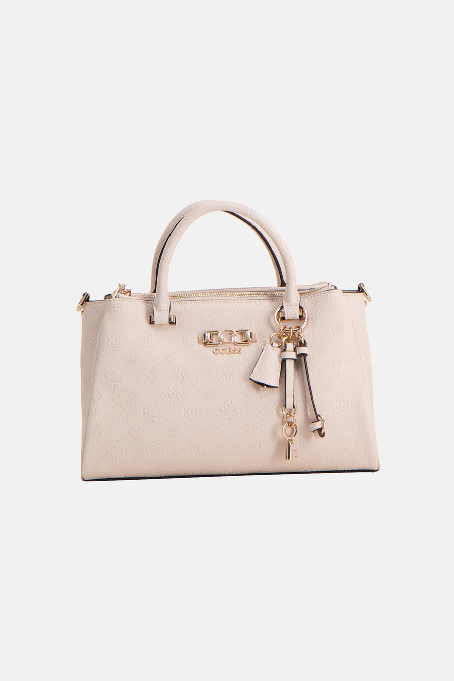 Sac à main beige Guess avec relief à motif subtil et un pendentif décoratif avec logo.