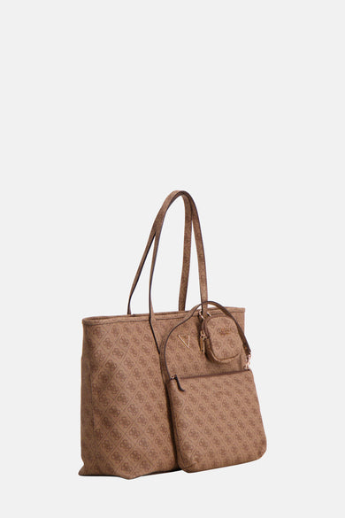 Sac à dos brun de Guess avec imprimé monogramme, comprenant une petite poche et une clé Guess.