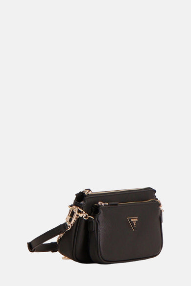 Sac à dos noir de Guess avec des détails dorés et une poche à fermeture éclair à l'avant.