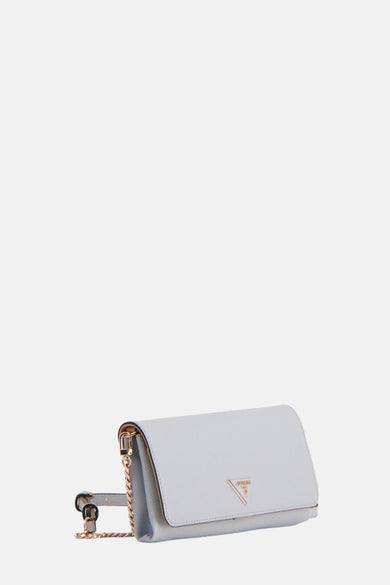 Sac à dos bleu de Guess avec des détails dorés et une chaîne d'épaule.