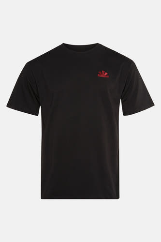 T-shirt noir à manches courtes de BASELAB, avec un petit logo rouge sur la poitrine.