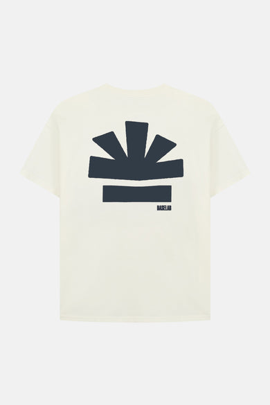 Wit T-shirt met korte mouwen van BASELAB, met donkerblauw abstract patroon op de rug.
