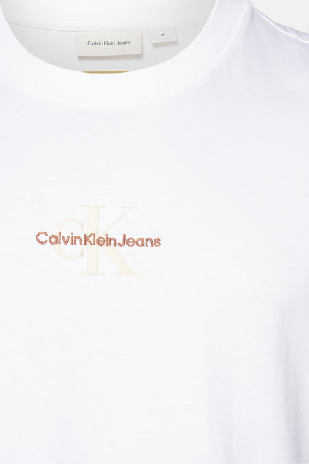 Wit T-shirt met korte mouwen van Calvin Klein Jeans, met geborduurde logo-details.
