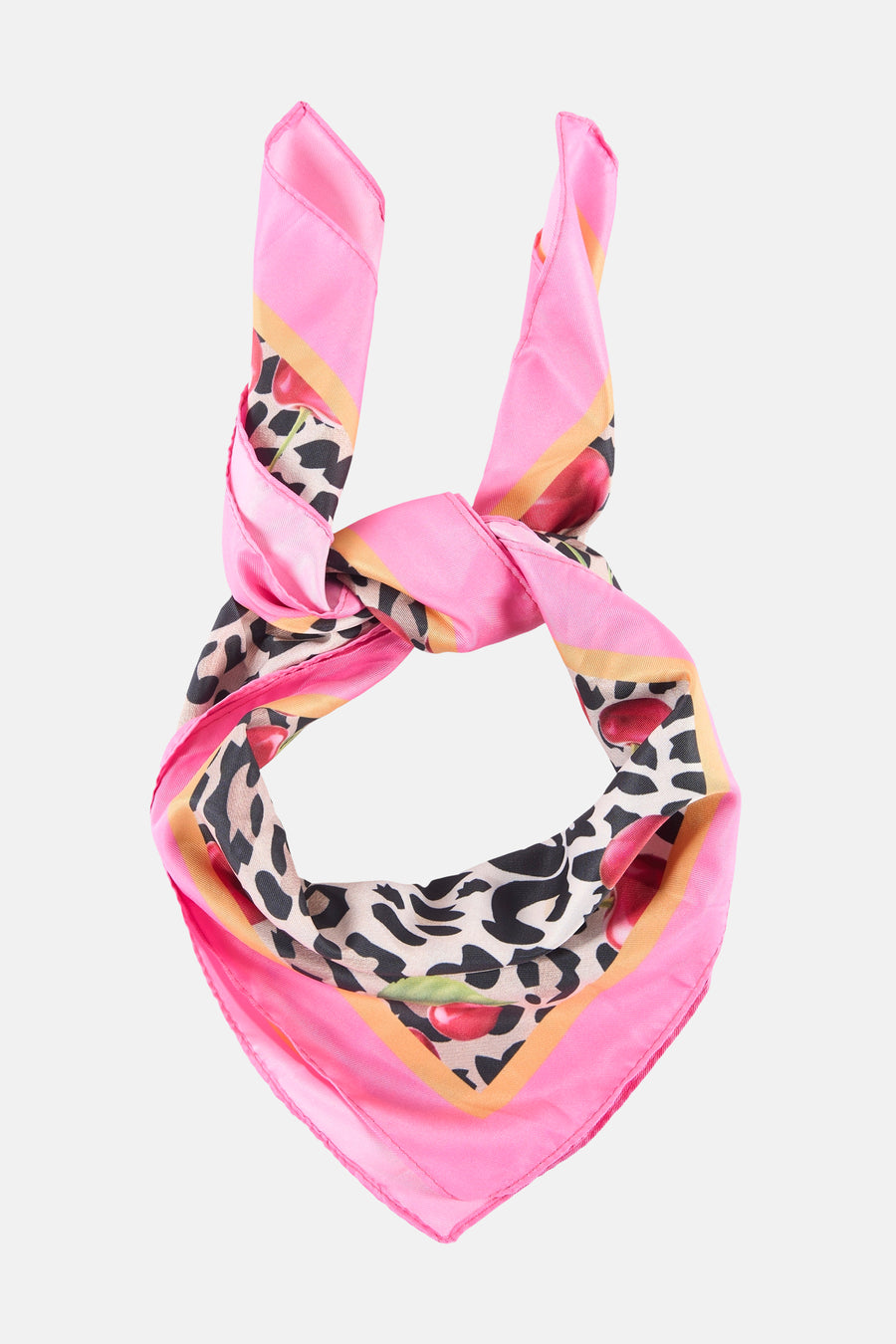 Roze zomersjaal van Access® met luipaardprint en kersendetails, geknoopt in een knoop, zijden glans, front view