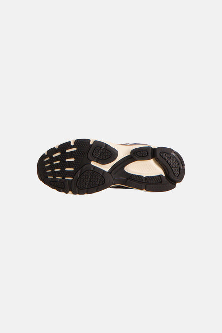 Sneakers - bruin