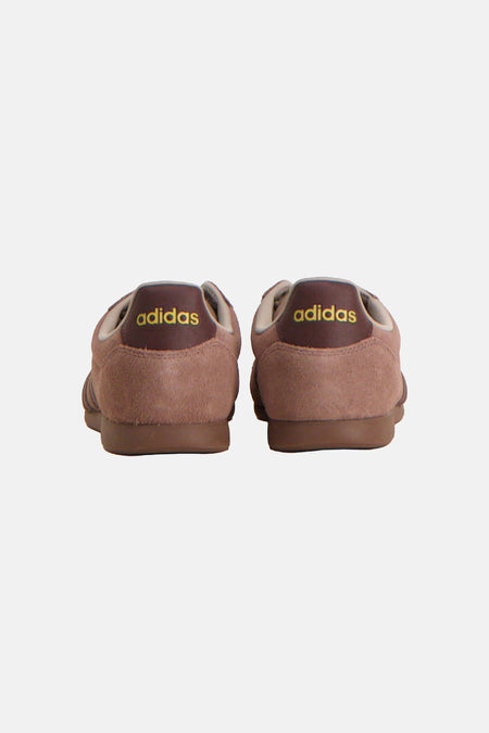 Sneakers - bruin