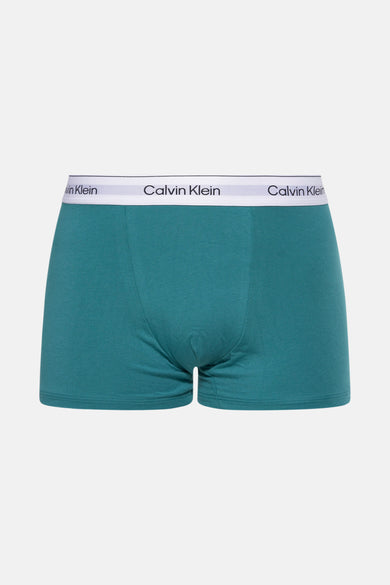 Groene slip van Calvin Klein met een witte elastische tailleband.