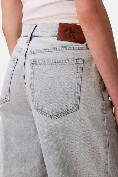 Short - light blue denim