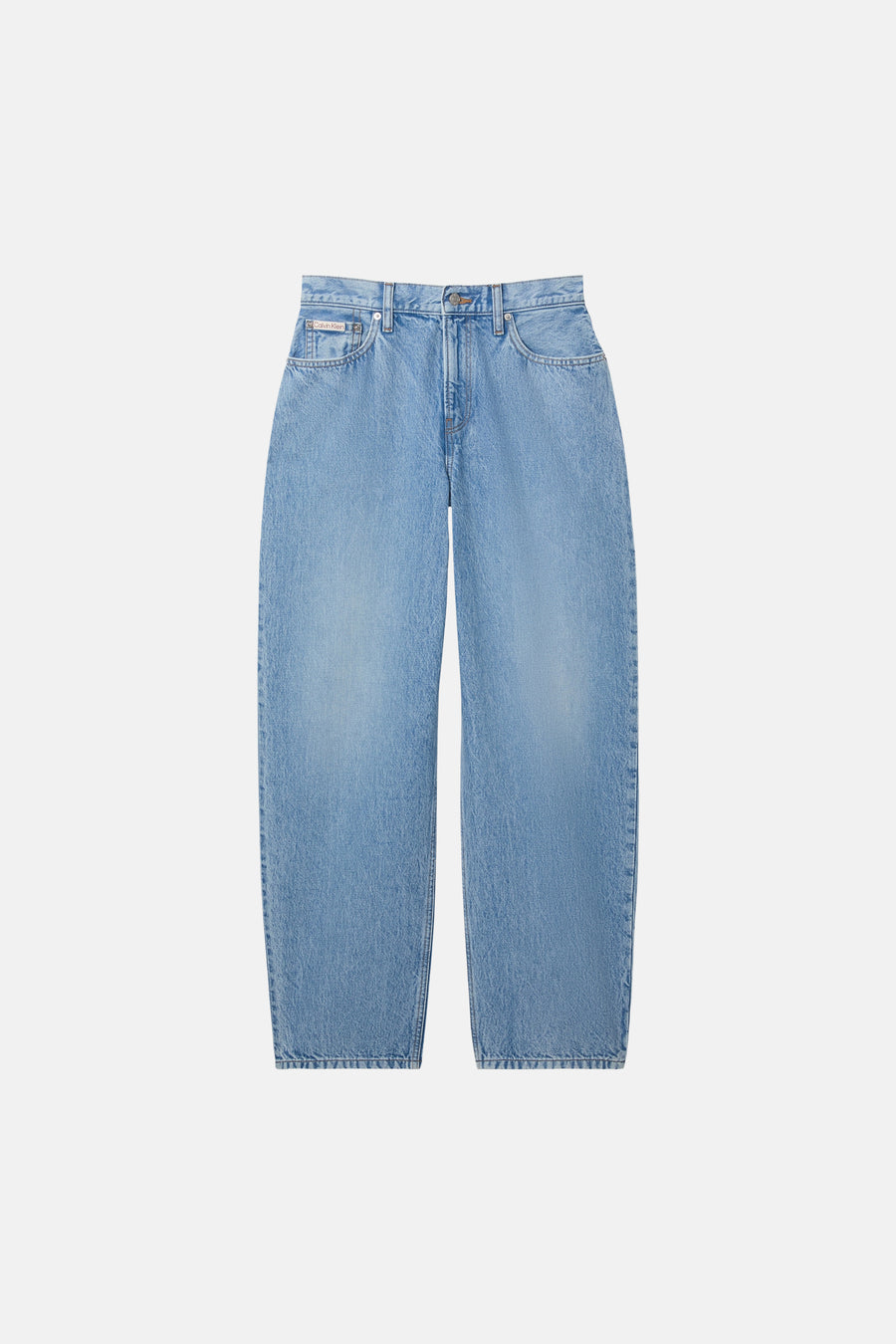 Lichtblauwe denim jeans met speciale pasvorm van Calvin Klein, met ruime pijpen en merklabel op de coin pocket.