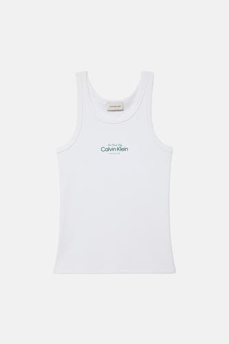Witte tanktop van Calvin Klein, met een geribbelde textuur en groene merklogo-opdruk.