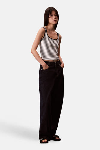 Multikleurige singlet van Calvin Klein, met een gestreept patroon en een klein logo op de borst.