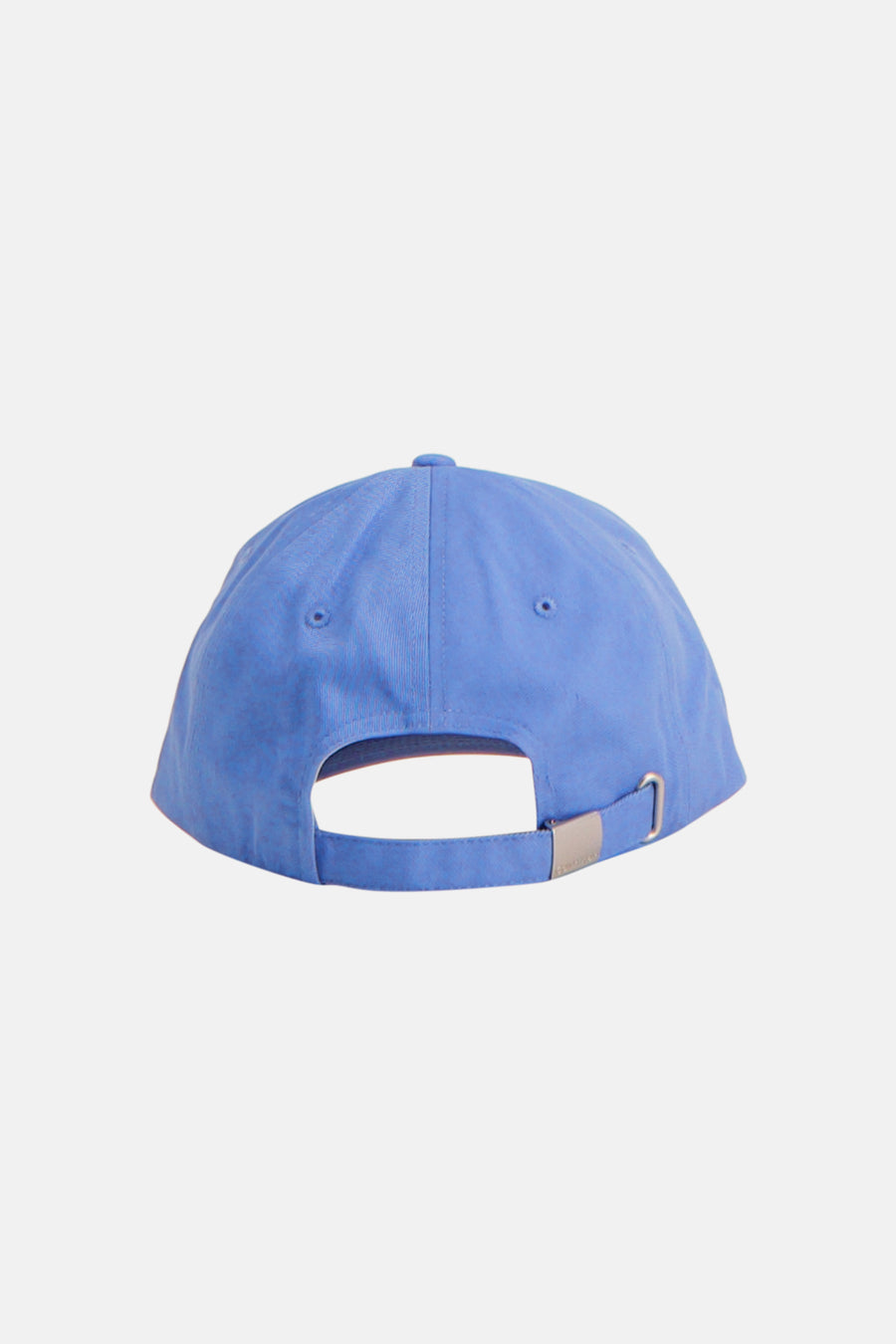 Blauwe pet van Calvin Klein, met zicht op de achterkant en verstelbare riem met metalen gesp.