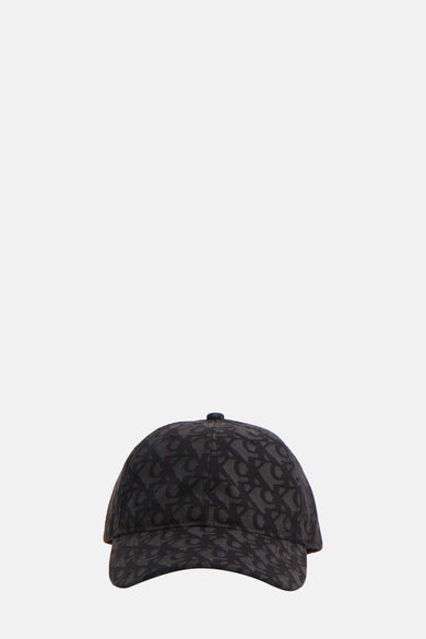 Chapeau noir de Calvin Klein, avec un imprimé logo intégral.