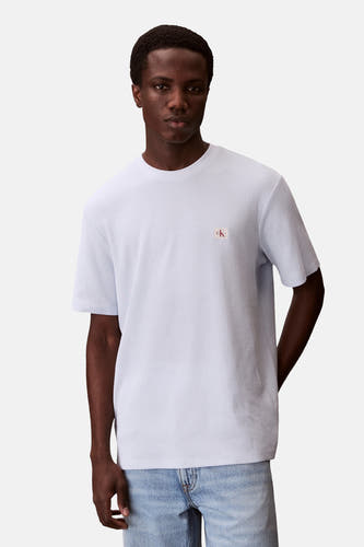 Blauw T-shirt met korte mouwen van Calvin Klein, met een subtiel logo op de borst.