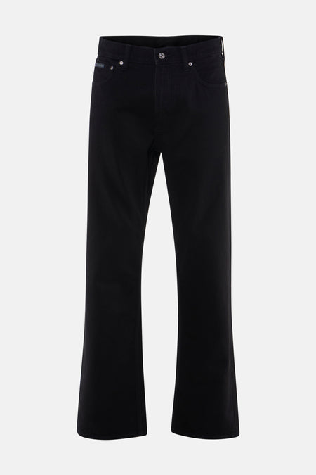 Zwarte denim rechte jeans van Calvin Klein, met een logo patch en knoopsluiting aan de voorkant.