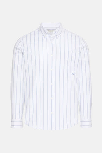 Wit gestreept overhemd met lange mouwen van Calvin Klein Jeans, met een subtiel logo op de borst.
