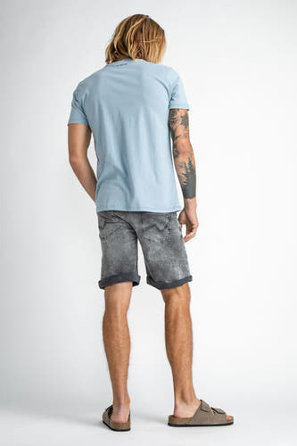Jean court en denim bleu marine de Petrol Industries avec des poches surmontées et un lavage gris.