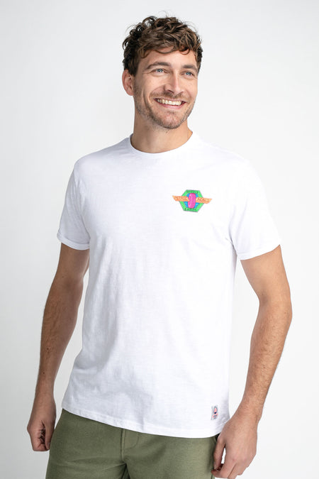Wit T-shirt van Petrol Industries®, met korte mouwen en een kleine grafische print op de borst.
