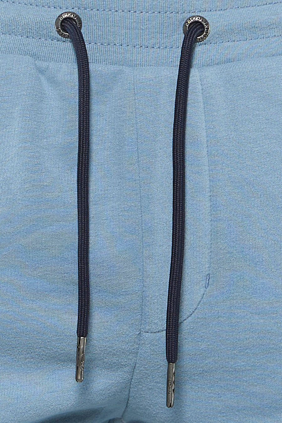 Blauw korte broek van Petrol Industries, met trekkoord en metalen uiteinden.