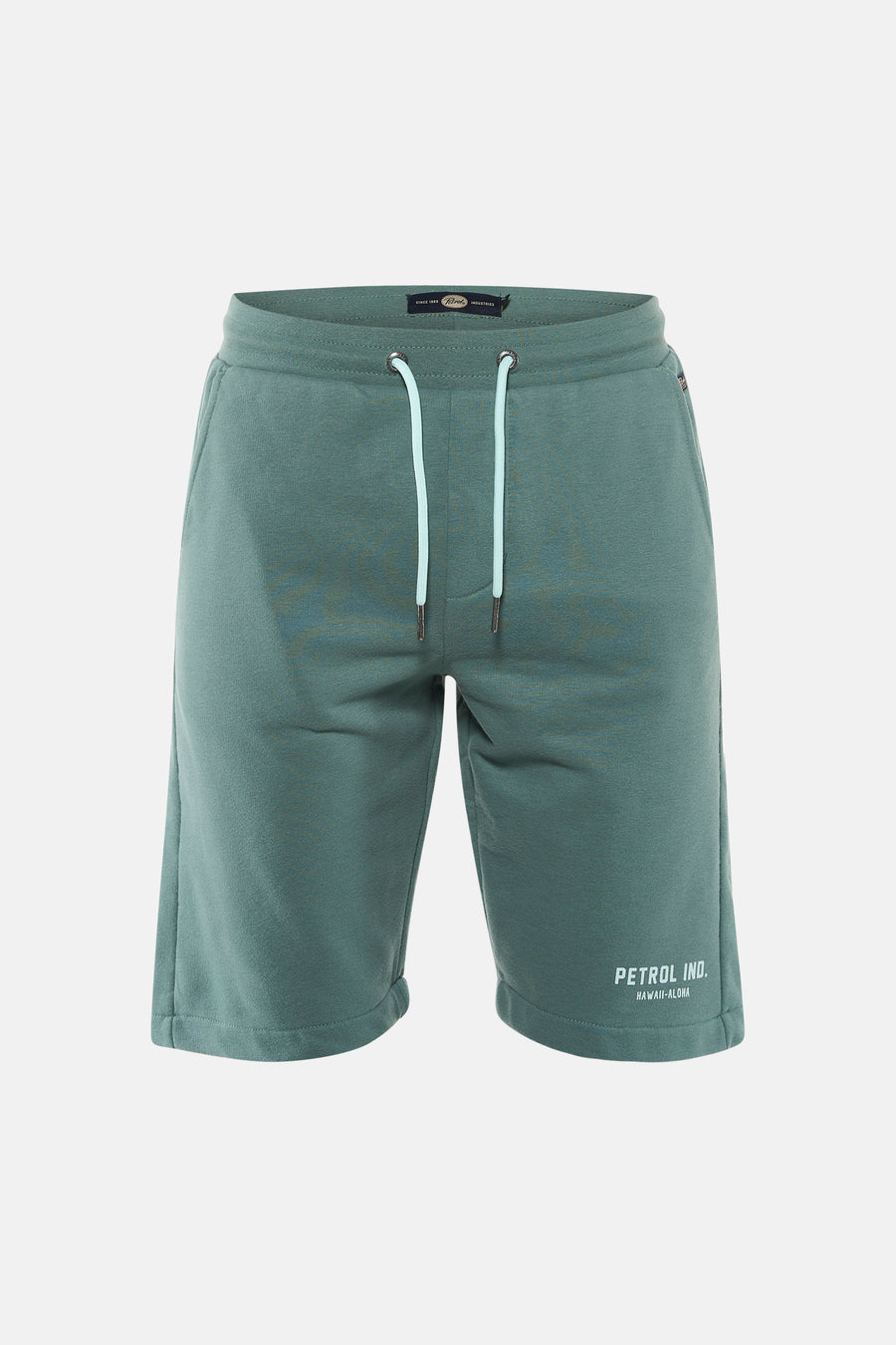Groene short van Petrol Industries, met trekkoord en het opschrift "Petrol Ind. Hawaii-Aloha".

