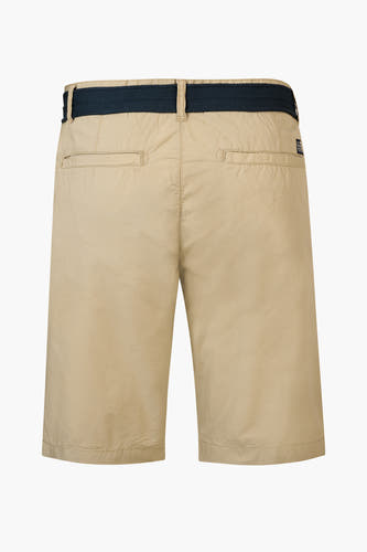 Beige bermuda van Petrol Industries met blauwe riem en achterzakken.
