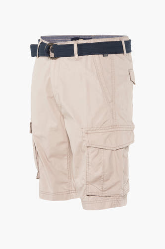 Beige bermuda van Petrol Industries, met riem en cargo zakken.