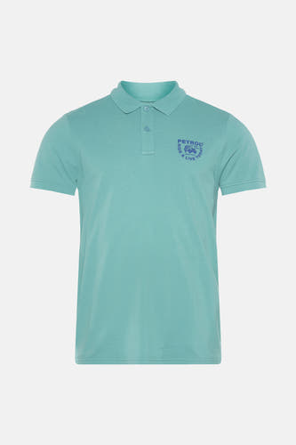 T-shirt bleu à manches courtes de Petrol Industries®, doté d'un blason sur la poitrine.