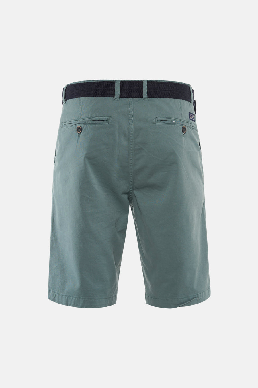 Groene shorts van Petrol Industries, met riem en zakken op de achterkant.