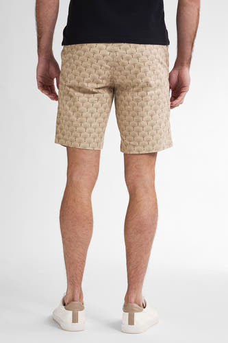 Beige short van Petrol Industries® met een subtiel art deco-patroon.