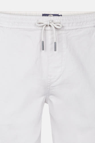 Beige korte broek van Petrol Industries met trekkoord detail.