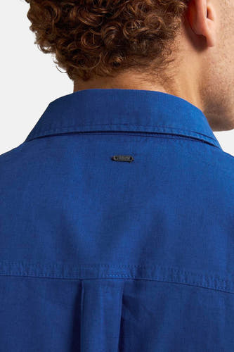 Blauw, lange mouwen hemd van Petrol Industries, met een metalen merklogo op de kraag.