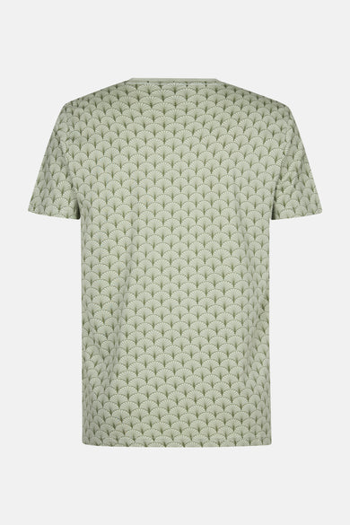 Groen T-shirt met korte mouwen van Petrol Industries® met een groenblauw kleurig waaierpatroon.
