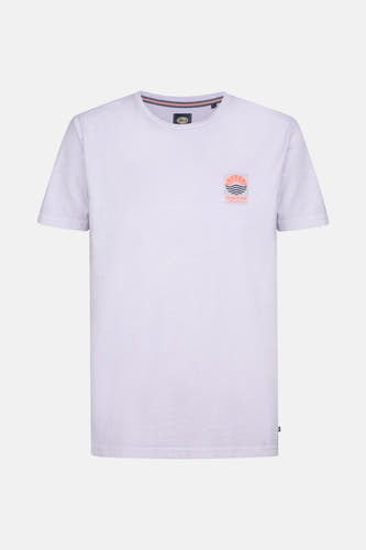Paars T-shirt met korte mouwen van Petrol Industries, met een klein logo op de borst.