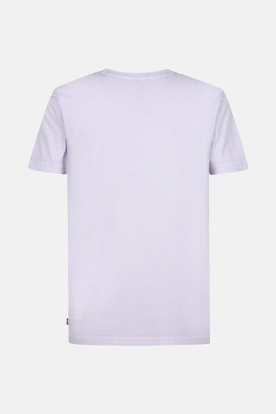 Paars T-shirt met korte mouwen van Petrol Industries, rugzijde weergegeven op een lichte achtergrond.