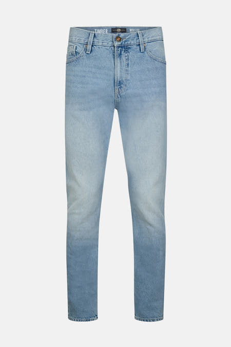Jean tapered en denim bleu clair de Petrol Industries® avec une subtile transition de couleurs.