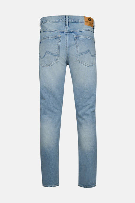 Jeans tapered van lichtblauw denim van Petrol Industries, met zichtbare achterzakken.