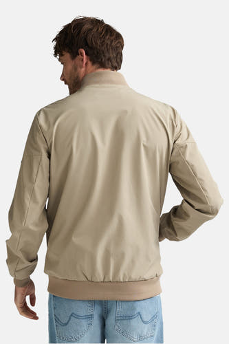 Beige korte jas van Petrol Industries® met lange mouwen, gezien van achteren.