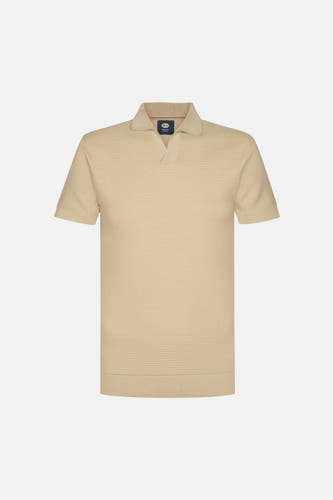 Beige polo met korte mouwen van Petrol Industries met een subtiele gestreepte textuur.
