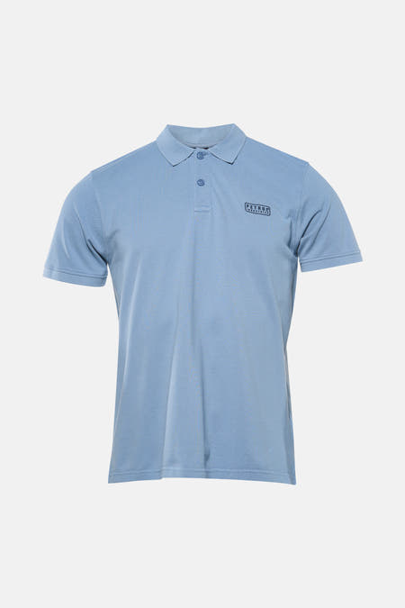 Blauw poloshirt van Petrol Industries, met korte mouwen en een subtiel logo op de borst.