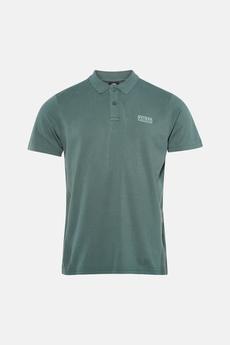 Groene polo van Petrol Industries, met korte mouwen en een logoprint op de borst.
