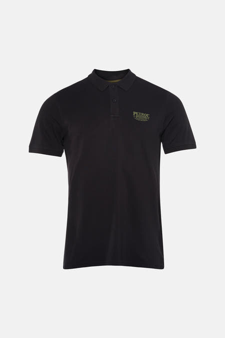 Zwarte polo met korte mouwen van Petrol Industries, met logo op de borst.
