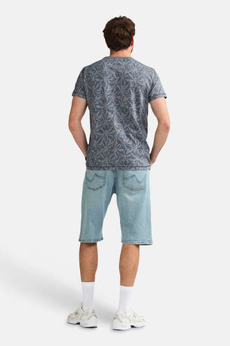 Jeansshort in lichtblauw denim van Petrol Industries®, met zakken en gerafelde randen.
