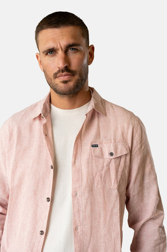 Roze overhemd met lange mouwen van Petrol Industries, met verticale strepen en een borstzak.