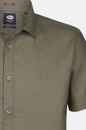 Chemise en mélange de lin vert de Petrol Industries à manches courtes et fermeture boutonnée.