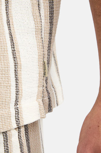 Chemise beige à manches courtes de Petrol Industries, à rayures et à texture tissée.