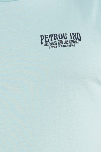 Groene tanktop van Petrol Industries, met een logo op de borst.