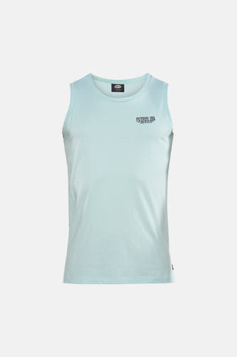 Groene tanktop van Petrol Industries®, met een ronde halslijn en een klein logo op de borst.